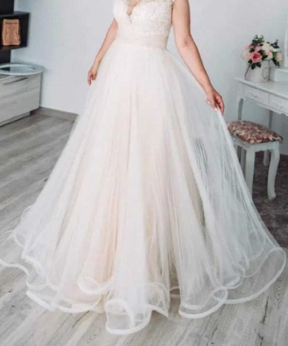 Vand rochie mireasa Natalia Vasiliev