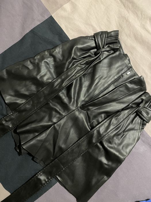 Къси кожени гащи Zara размер XS