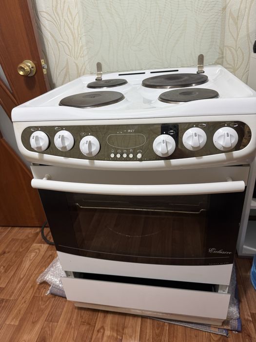 Печь электрический в рабочем состояний
