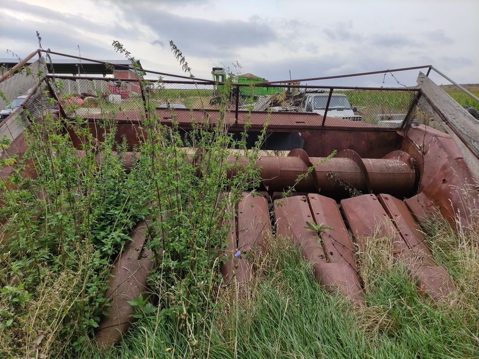 Земеделска техника  (трактори и др.)