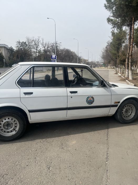 BMW сотилади юрип турипти 2л матор