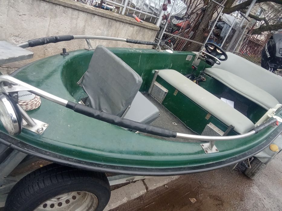 Лодка Опен 4.3-1.6 метра с регистриран колесар