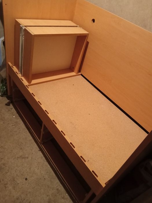 Детско легло запазено