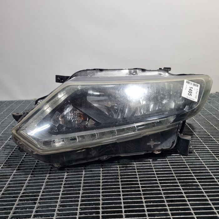 Far Stanga Nissan X - Trail T32 2014 - 2017 SUV 4 Usi (1495) Fara xenon Garantie