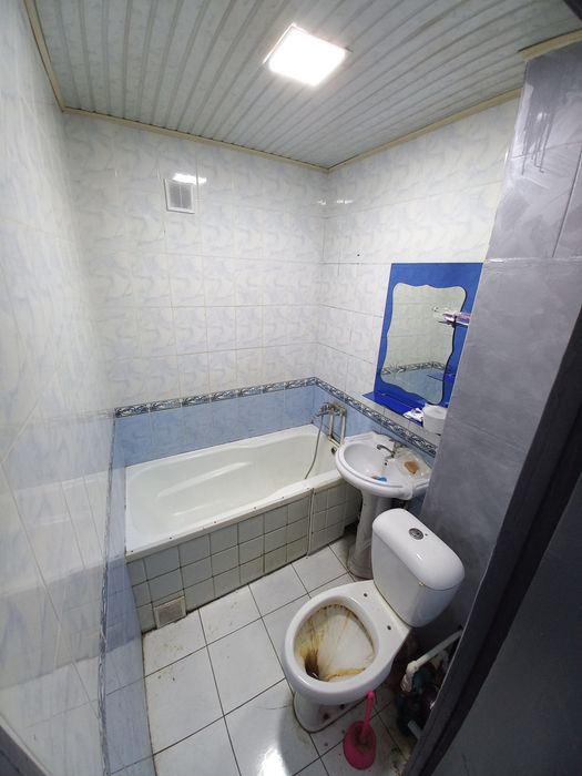 Арендага 3 хона 4 этаж Азиз бозор олдида жойлашган.Агентство