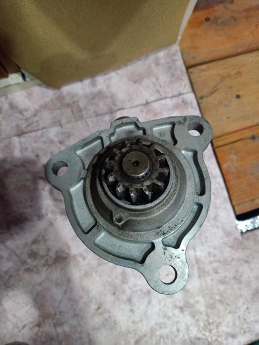 Продам стартер на Сканию