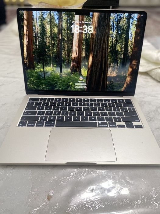 Macbook M3 13-inch