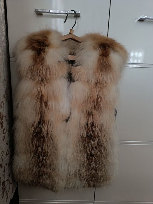 Продам лисью жилетку