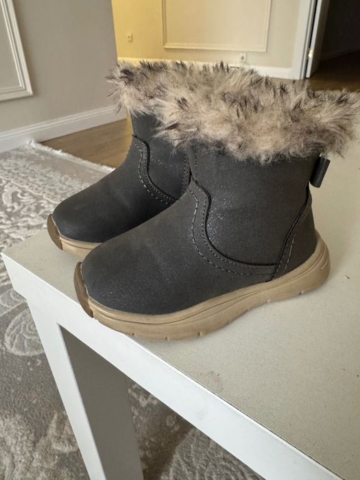 Продам ботинки на осень