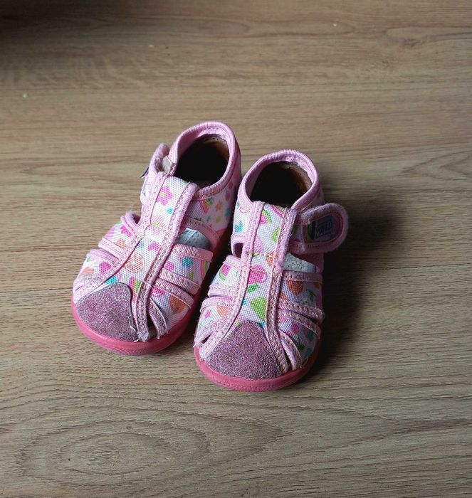 Детски сандали от плат