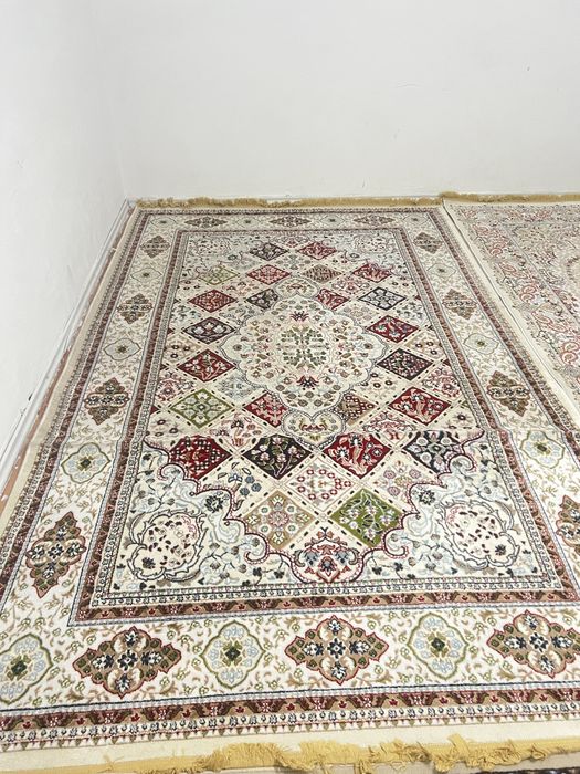 Кілем качественный белый цвет