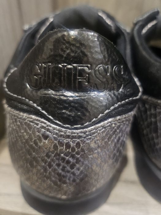 Оригинални маратонки GUESS 39 номер