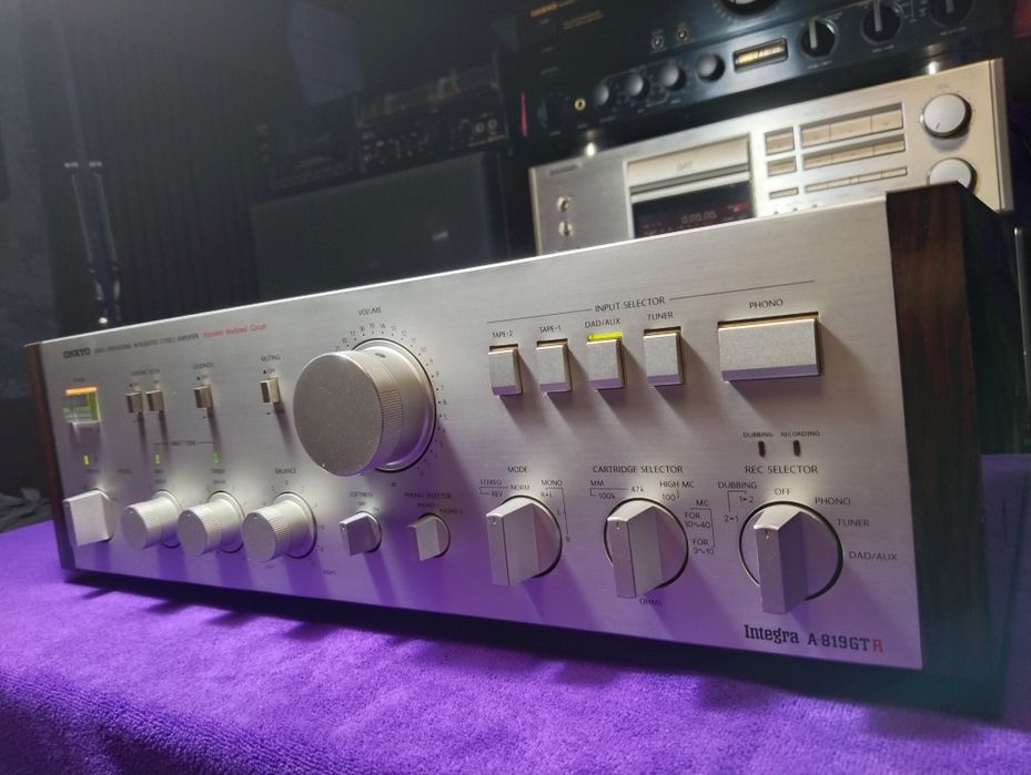 ONKYO Integra A-819GTR