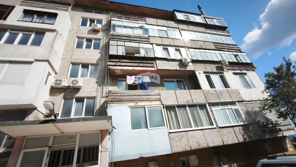 Продава се Двустаен апартамент в Варна, Възраждане 3 - 40 кв.м за 1988 €/кв.м - Снимка #1