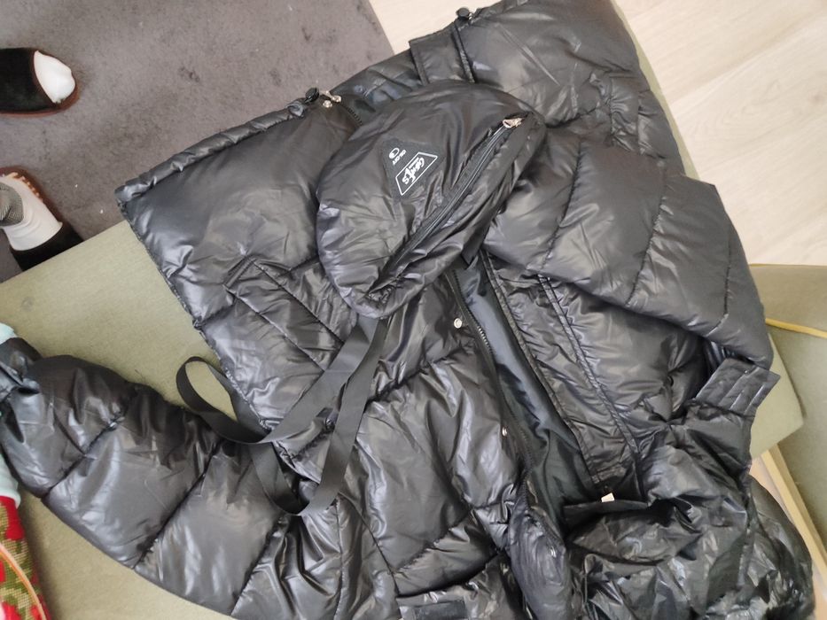 Куртка , теплая , с сумкой