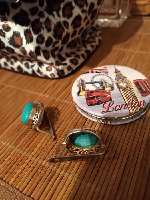 Продам серебрянные серьги с бирюзой 925 проба.