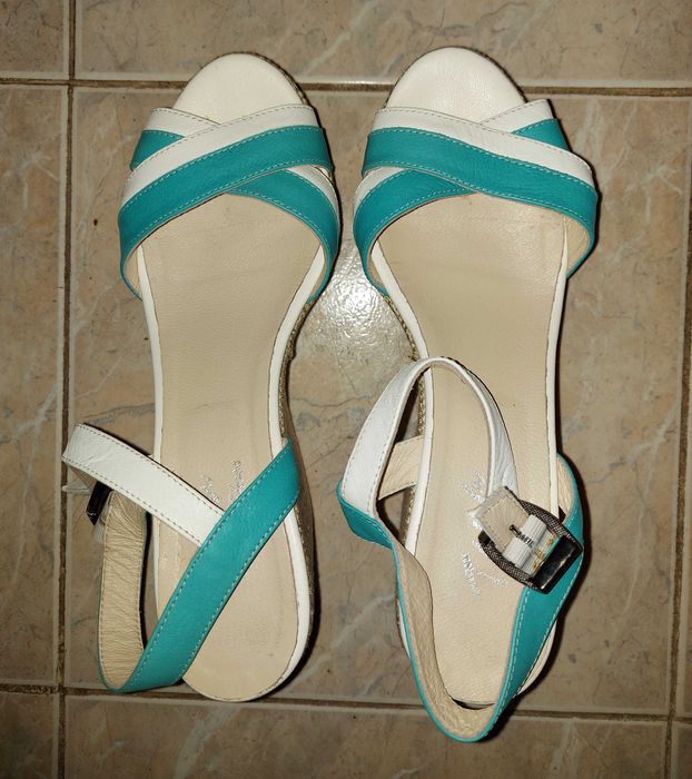 Дамски сандали на платформа Tara -35 лв.