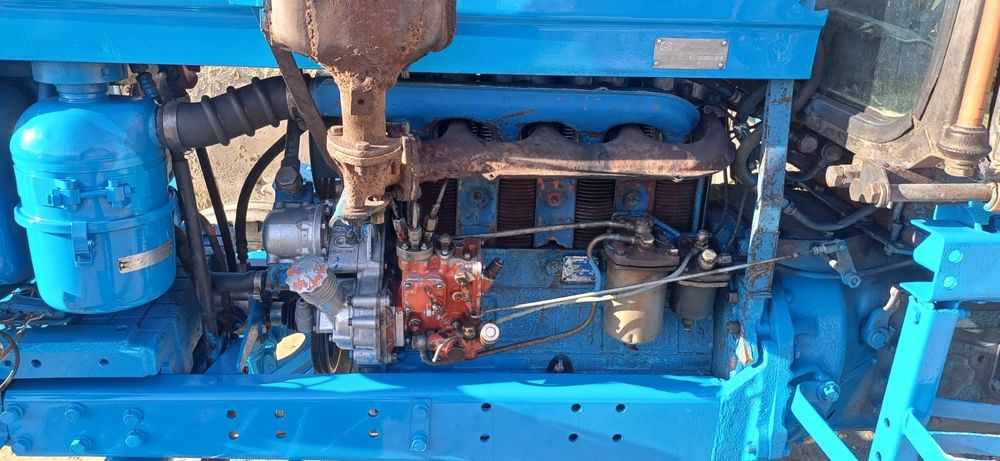 Трактор 28 сотилади