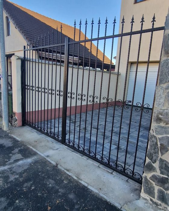 Confectii metalice fier forjat Balustrade Porti Garduri