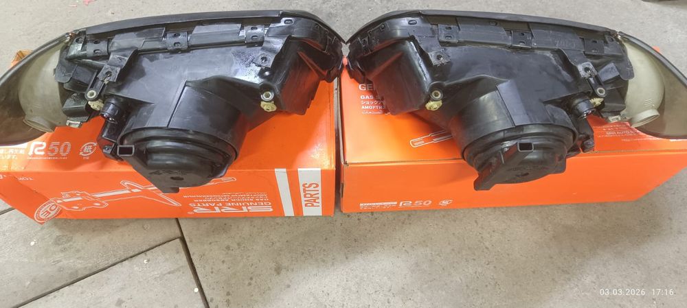 Продам фары Ауди 100 с4