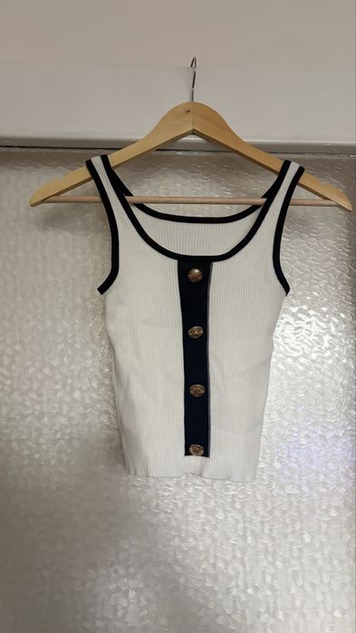 Потници/кроп топ нови бяло и черно