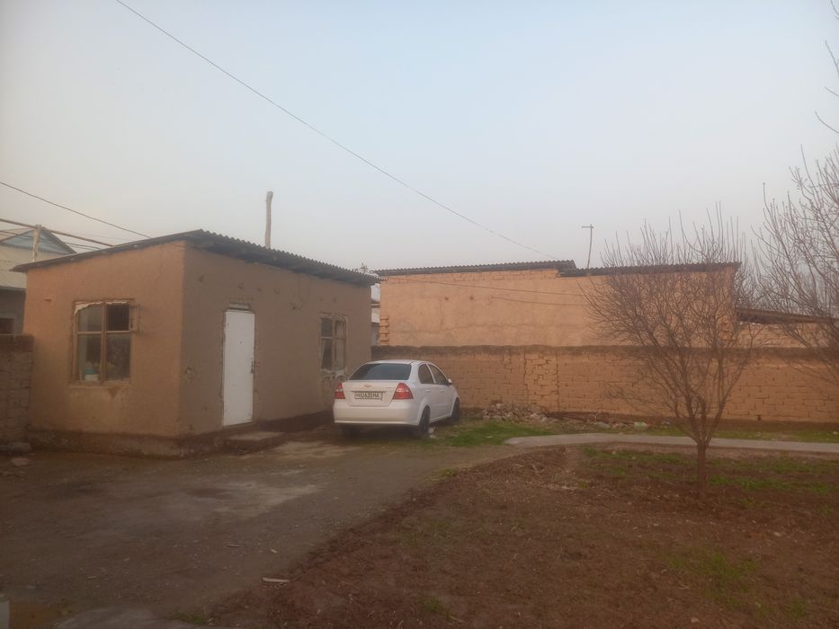 Uy uchastka sotiladi