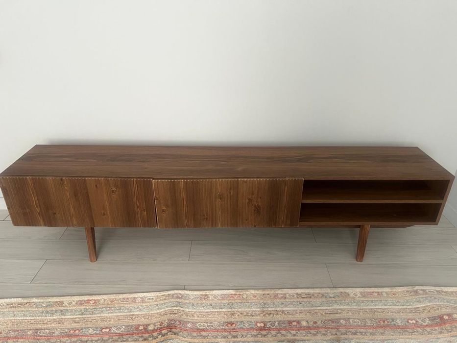 Тв-тумба для гастиной