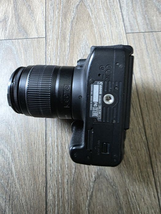 Aparat foto Canon 700D + 18-55mm