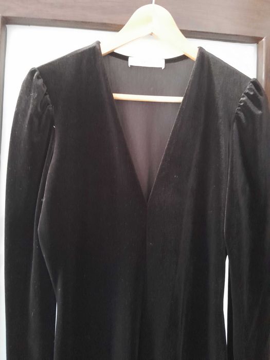 Vand rochita din catifea