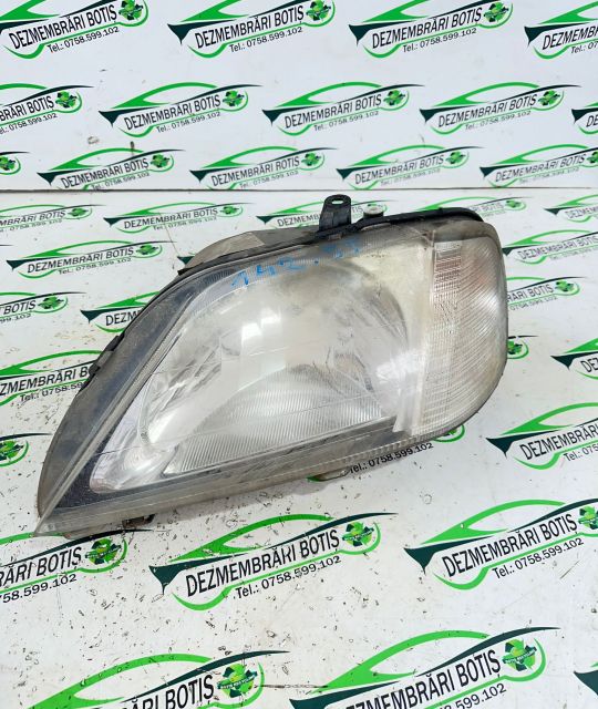 Far stanga Dacia Logan prima generatie