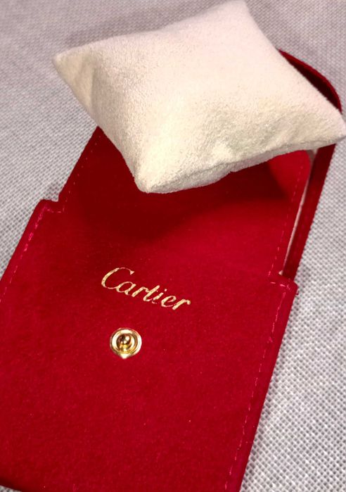 Husă pre-ovned de călătorie pentru ceas Cartier , din catifea roșie