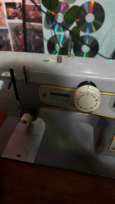 Срочно продается швейная машина Подольск-142
