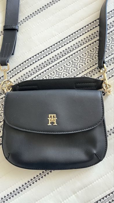 Чанта Tommy Hilfiger през рамо