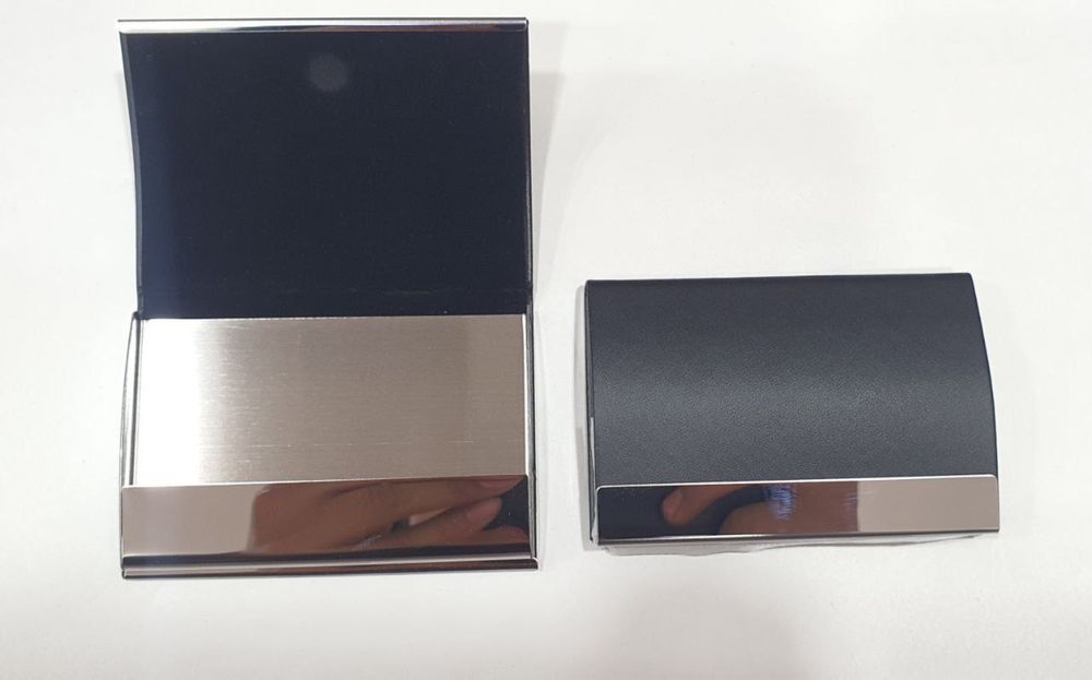 Картхолдер / визитница из экокожи с металлической вставкой