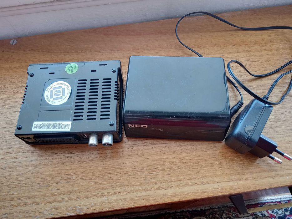 Продавам декодер Neo