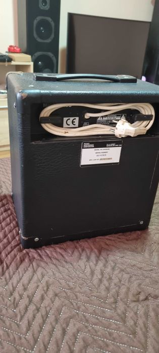 Продавам  китарно кубе Peavey
