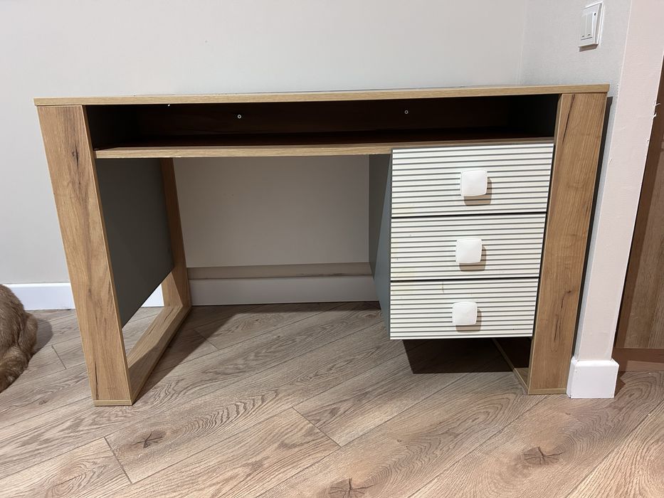 Продам письменный стол