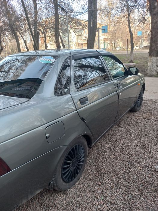 Лада приора 1.6 седан