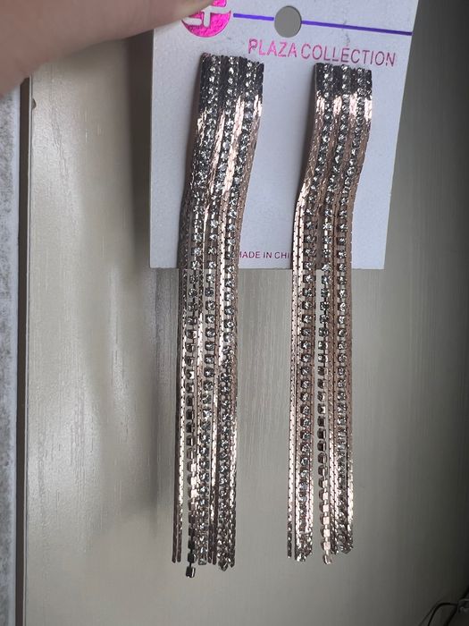 Сережки новые  висячие с камнями. Очень красиво смотрятся