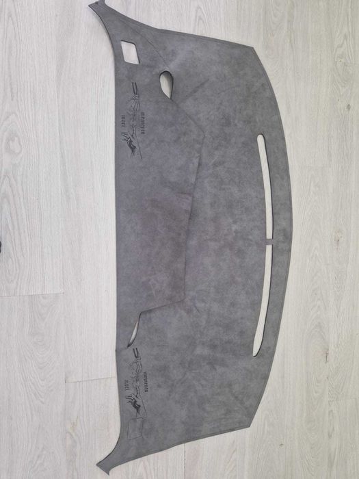 коврик на приборный панель