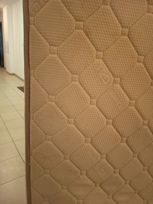 Подарявам еднолицев матрак 140/200