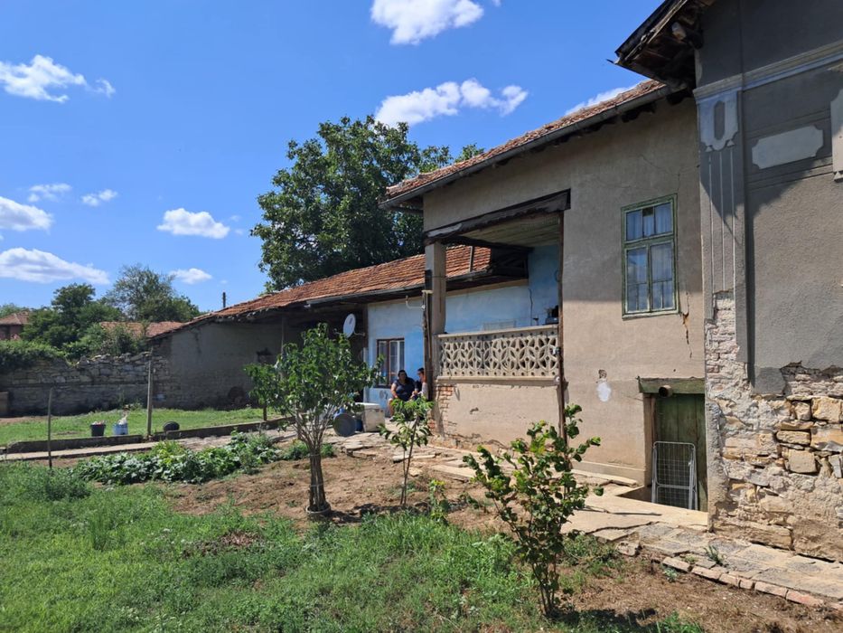 Къща за продан в с. ЛОЗЕН