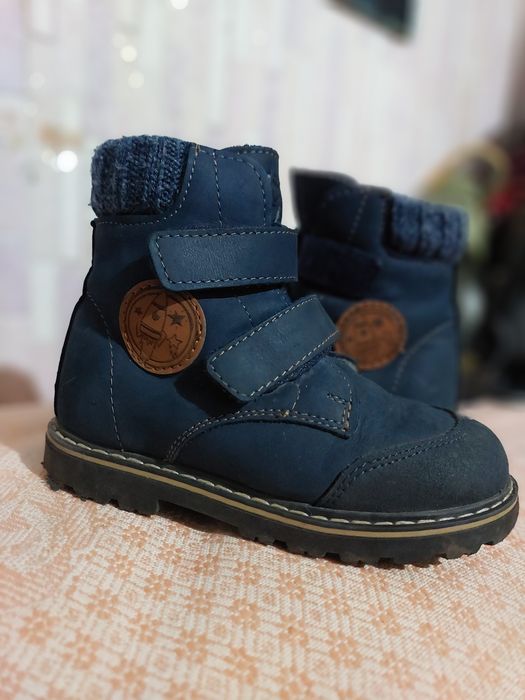 Продам осенние ботинки 27 размер