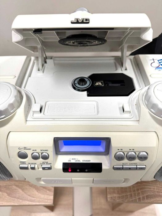 Колекционерски радио CD бумбокс JVC RV-NB20W + дистанционно управление