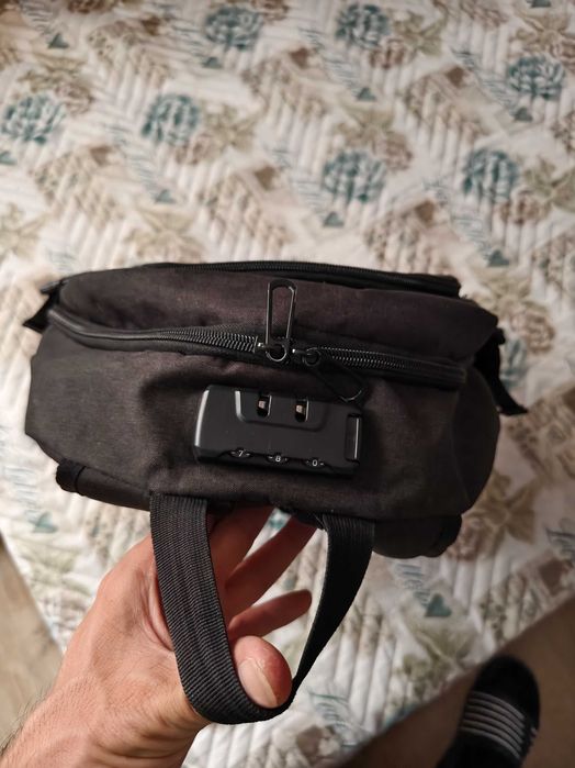 Раница със код с отделение за лаптоп