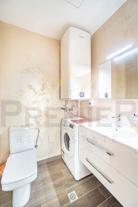 Продава се Четиристаен апартамент в Варна, Бриз - 225 кв.м за 1645 €/кв.м - Снимка #10