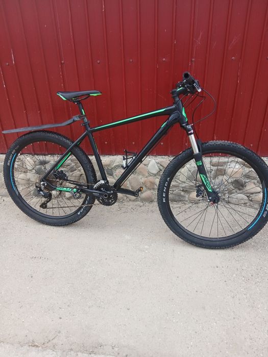 Vând  bicicleta Scott în stare bună are roți de 27.5  și  frâne pe  ulei