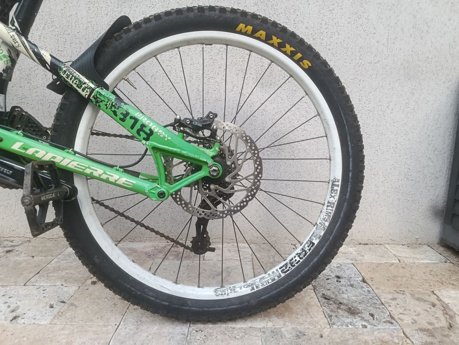 Bicicleta downhill 2014