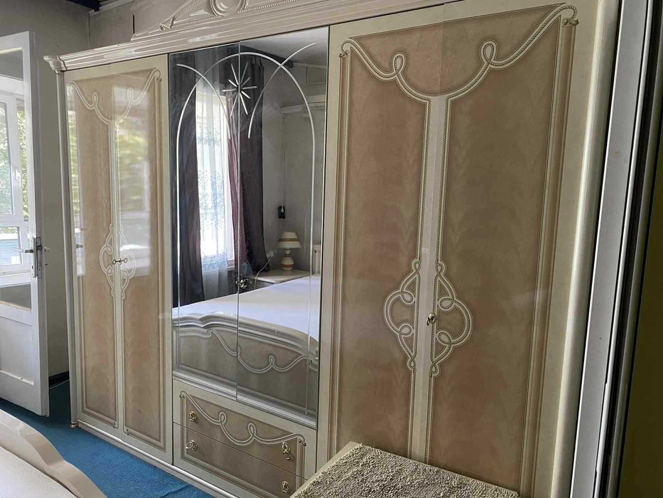 Масивен спален комплект