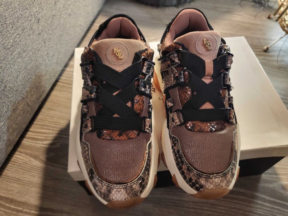 Масивни дамски обувки